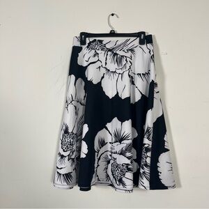 New York and Company full skirt black, and white medium
